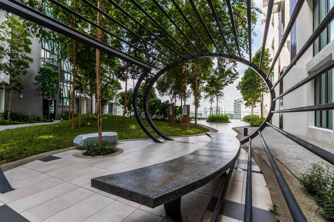 H20 Residence Ara Damansara By Airhost Petaling Jaya Esterno foto