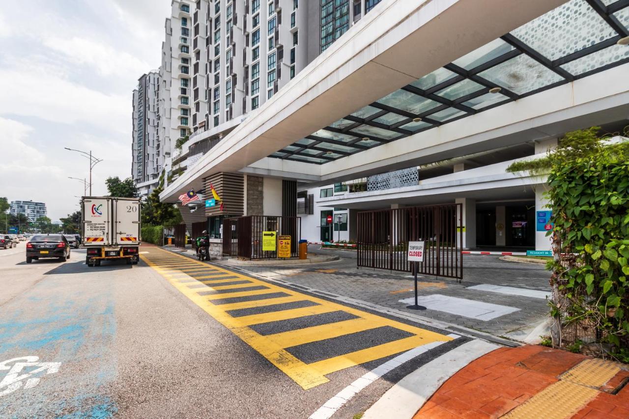 H20 Residence Ara Damansara By Airhost Petaling Jaya Esterno foto