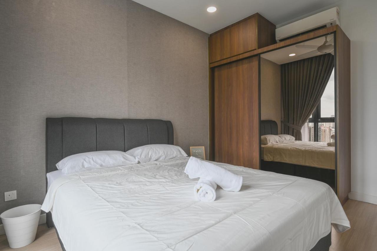 H20 Residence Ara Damansara By Airhost Petaling Jaya Esterno foto