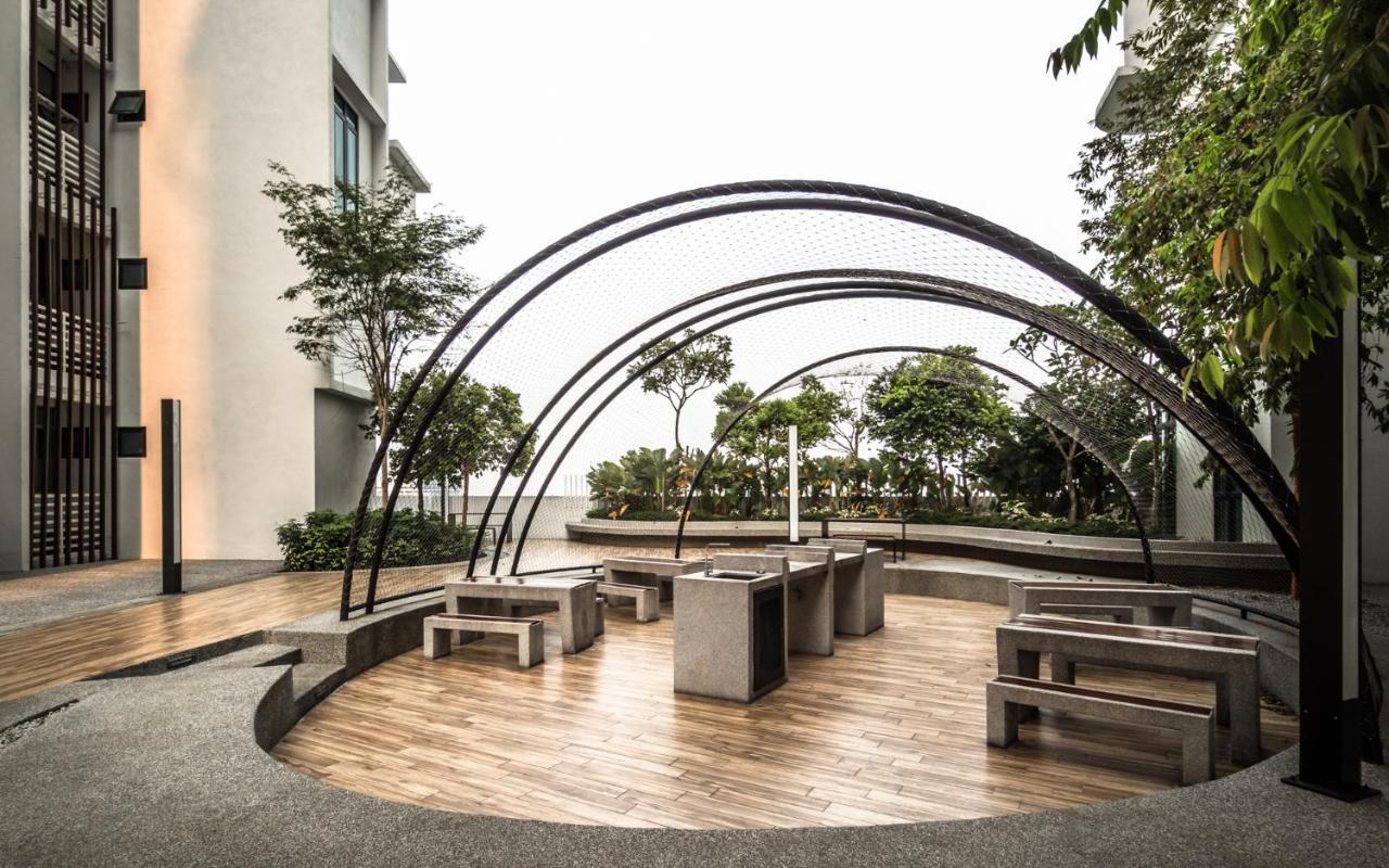 H20 Residence Ara Damansara By Airhost Petaling Jaya Esterno foto